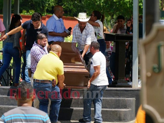 FOTOS: Desgarradora escena tras masacre en cementerio en SPS