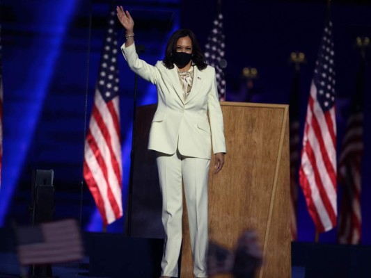 FOTOS: Así fue la puesta en escena de Kamala Harris en su primer discurso