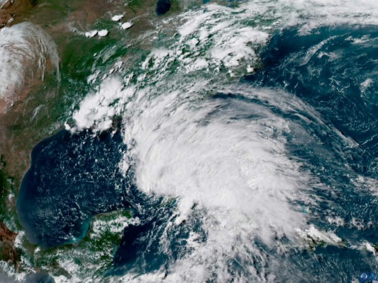 Tormenta subtropical Alberto mantiene su fuerza en su avance hacia Florida