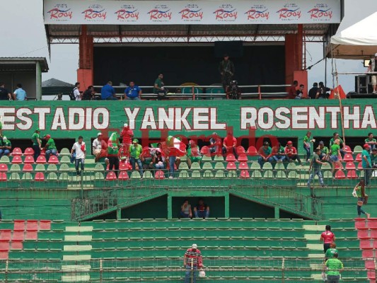 Aficionados deben pasar ocho anillos de seguridad para entrar al Yankel