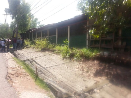 Muros ceden tras lluvias del fin de semana