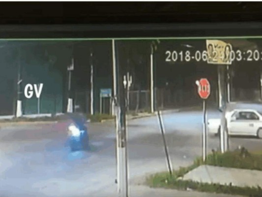 Vídeo: Brutal accidente de tránsito es captado por las cámaras de seguridad en La Ceiba