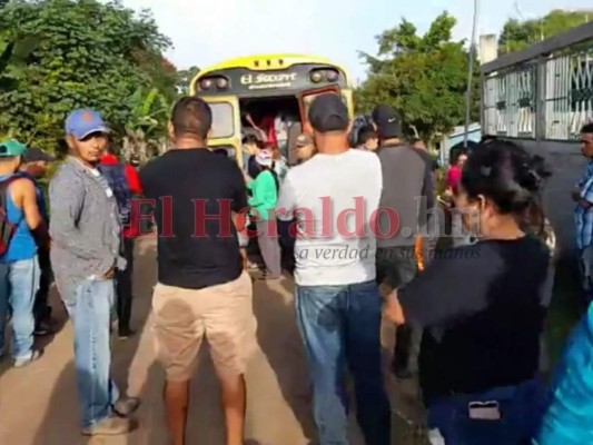 Un asalto, disparos y un linchamiento: lo que se sabe del triple crimen en bus de Siguatepeque