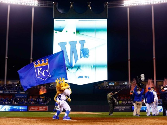 Royals 5-4 Mets en primer juego de la serie mundial de béisbol 2015