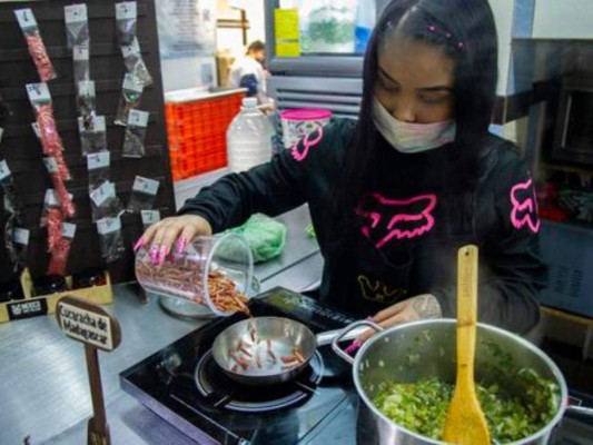 Las latinas ganan en 22 meses en EEUU lo mismo que un hombre blanco en 1 año&nbsp;&nbsp;