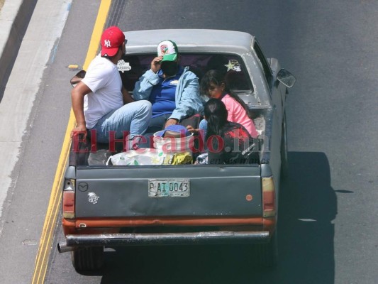 En fotos: capitalinos abandonan el Distrito Central por turistear en Feriado Morazánico  