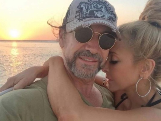 Esposa de Marco Antonio Solís luce radiante a pocos días de cumplir sus 50 años&nbsp;&nbsp;