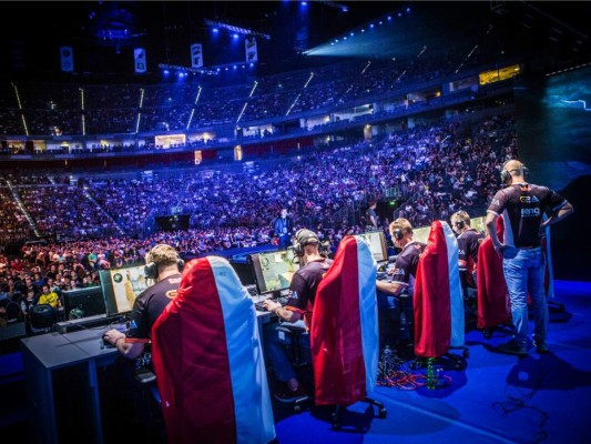 París 2024 podrían incluir en su programa olímpico el 'eSport'
