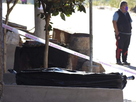 Cuerpos esperan varios días para ser enterrados en Bolivia (FOTOS)