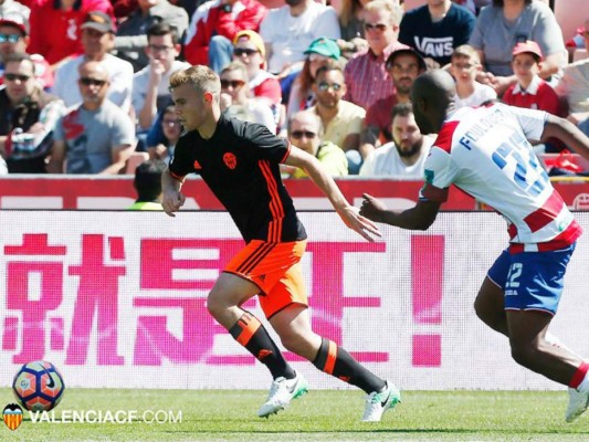 Valencia logra su tercera victoria consecutiva ante el Granada