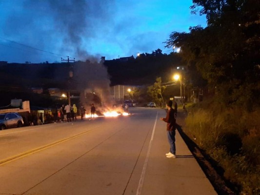 Pobladores de la Reynel Fúnez amenazan con más tomas en carretera al sur