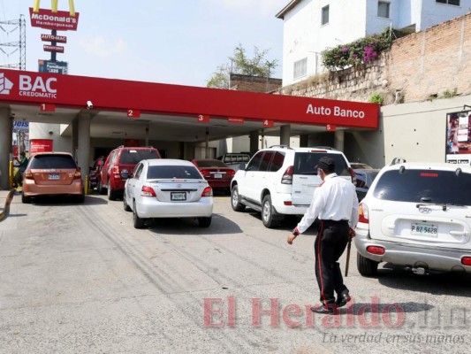 Con menor afluencia, capitalinos se abastecen en quinta semana de cuarentena