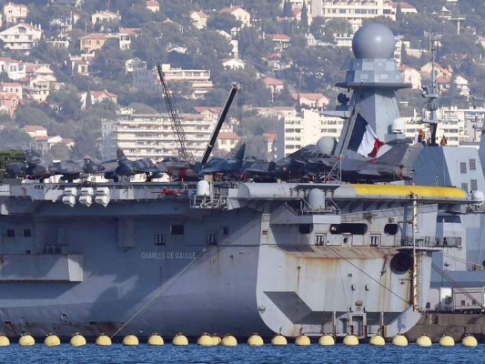 Rusia se suma a Francia al atacar bastiones de EI