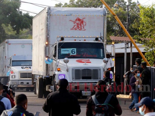 Sin retraso salen camiones con maletas electorales para segunda ruta (FOTOS)