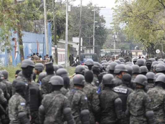 Honduras: Intensa búsqueda de drogas, armas y hasta cadáveres en centro penal de SPS