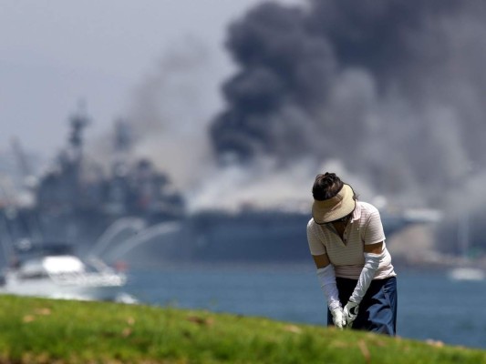 Impactantes imágenes deja explosión en buque militar en San Diego, EEUU