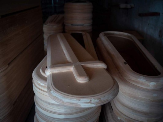 España reporta descenso en balance diario de muertes por coronavirus, con 523 fallecidos