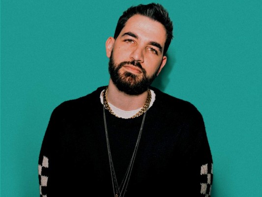 El colombiano MORELLI debuta como cantante con su primer sencillo 'Mala conmigo'