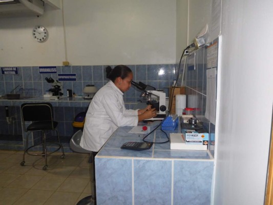 Yusguare mantiene exitoso modelo de laboratorio local