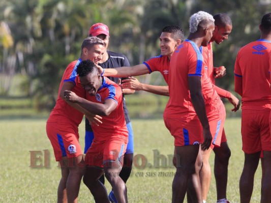 FOTOS: Con toda su artillería, así entrenó el Olimpia de Troglio este martes