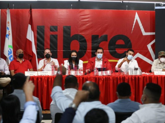 Xiomara Castro expulsa a diputados de Libre que irrespetaron acuerdo y eligieron a Cálix como presidente provisional del CN