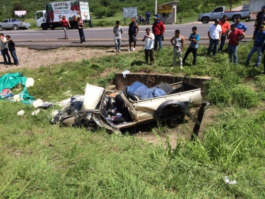 Dos heridos en aparatoso accidente vial