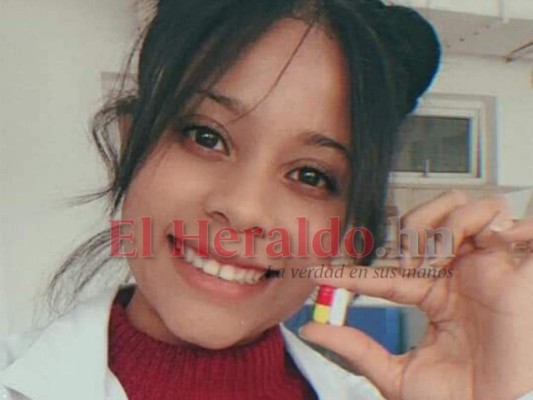 Cathy a clases virtuales al cumplir 30 días encerrada en Yichang, China