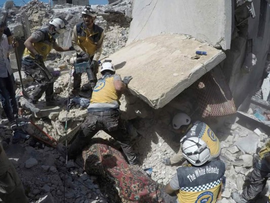 La foto que capta el drama de tres niñas en Siria se hace viral en las redes&nbsp;&nbsp;