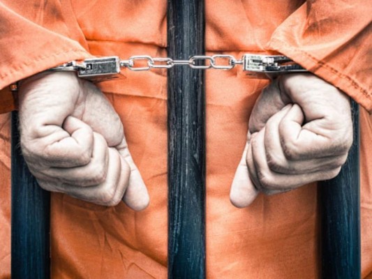 La puso de rodillas y le disparó: Los macabros detalles del asesinato de una joven a manos de su exnovio en Dallas