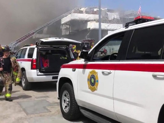 Impactantes imágenes deja explosión en buque militar en San Diego, EEUU