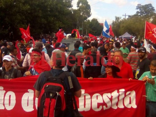 Simpatizantes de la Alianza de Oposición realizan movilizaciones en la capital de Honduras