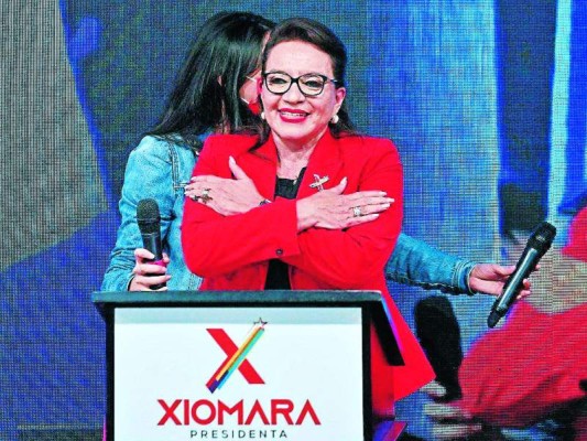 Política y la primera mujer en ganar la presidencia de Honduras, electa para gobernar en el periodo 2022-2026.