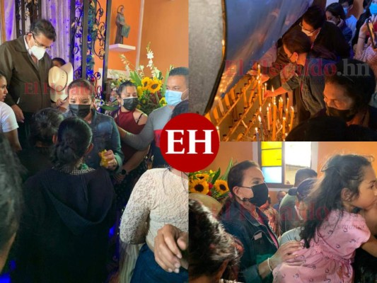 En las imágenes se puede apreciar a la muchedumbre, mientras ambos permanecen cerca del altar del templo sagrado. FOTOS: EL HERALDO