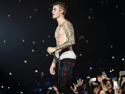 Justin Bieber agrede a un fan que le tocó la cara