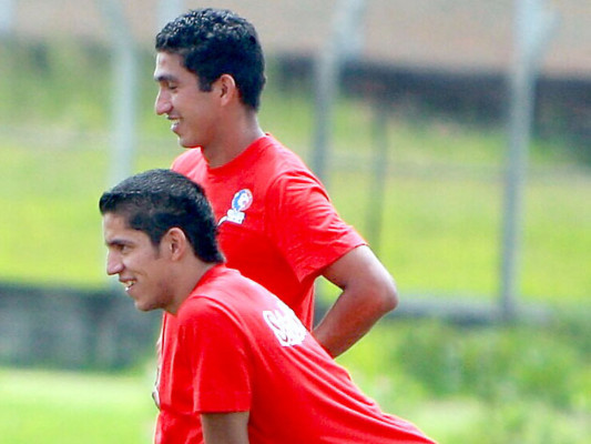 Mejía y Reina vuelven a Olimpia
