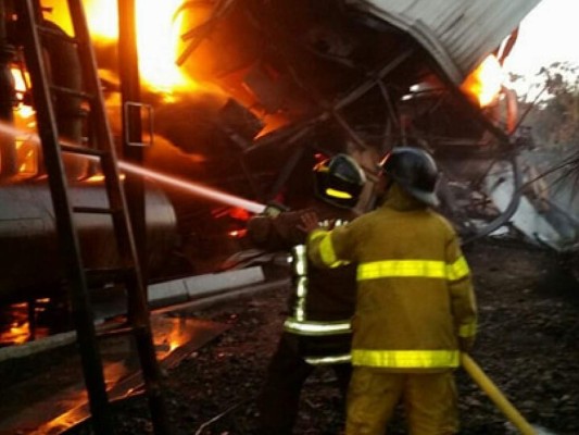 Se quema empresa productora de aceite de palma africana en Honduras