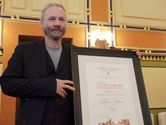 Bruce Dickinson, de Iron Maiden, es declarado ciudadano honorario en Sarajevo