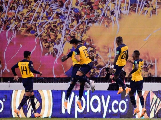 Con este triunfo, la tricolor sonríe en zona de clasificación con 9 puntos, fruto de tres victorias consecutivas ante Uruguay, Bolivia y esta ante Colombia, que se preocupa por la carencia de nivel que la tiene estancada en 4 unidades luego de las cuatro primeras salidas. Foto: AFP