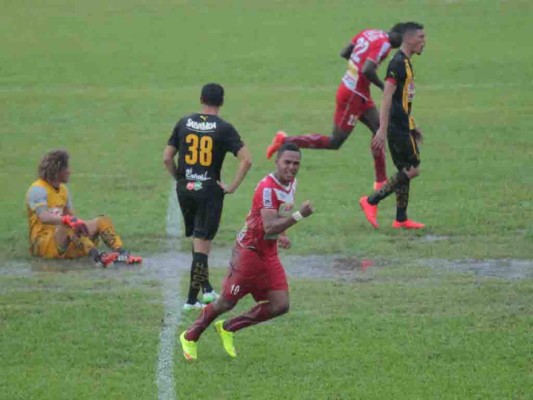 Real Sociedad le robó la sonrisa al Real España