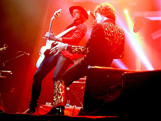 Rock cantinero al estilo Bunbury se vivió en Honduras