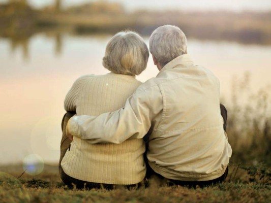 El sexo frecuente es riesgoso para los hombres mayores pero no para las mujeres