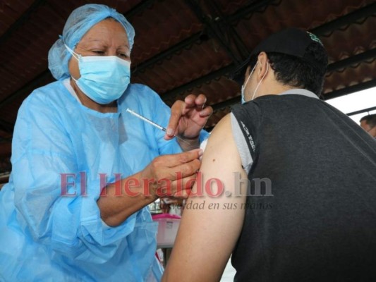 Unos 25,000 capitalinos serán vacunados con la segunda dosis de Pfizer