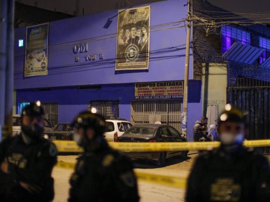 Trágica fiesta: 13 personas mueren asfixiadas en una discoteca en Perú