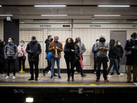 Gobierno británico se resiste a un confinamiento nacional &nbsp;&nbsp;