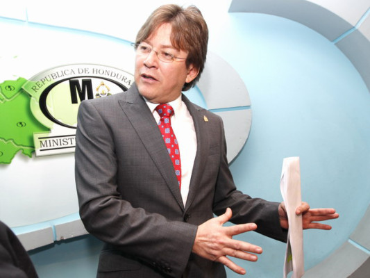 Separan al fiscal contra la Corrupción