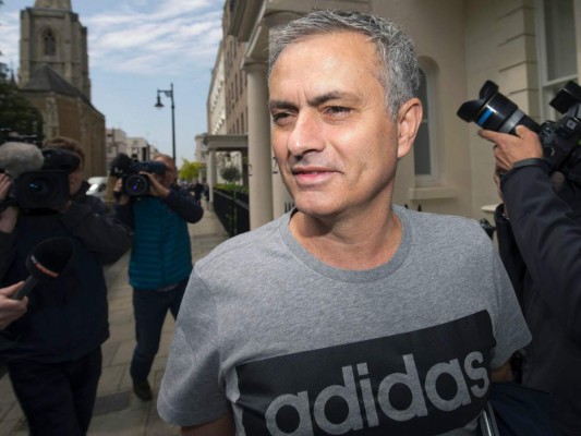 Mánchester United vence las dudas y se encomienda a Mourinho