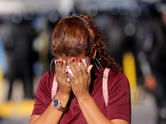 FOTOS: Piedras, palos y gases lacrimógenos en nuevos disturbios en UNAH