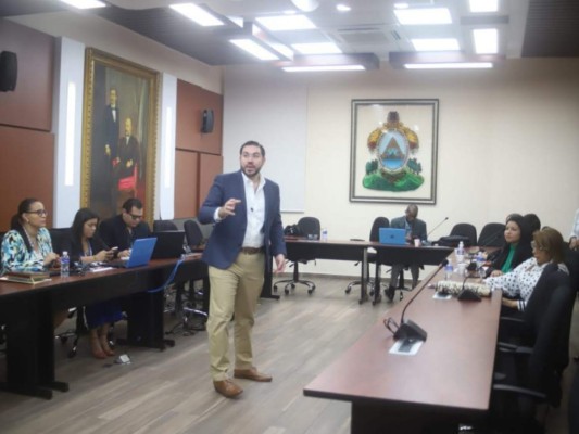 Comisión ya consensuó 74 artículos de la ley que regirá al TJE