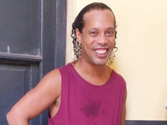 Filtran primera imagen de Ronaldinho dentro del cuartel en Paraguay  