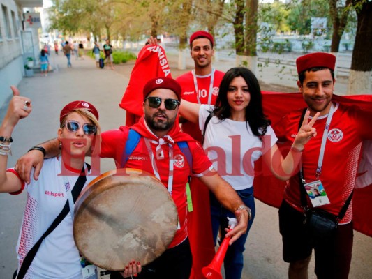Así se vive la pasión del fútbol ante el encuentro de Inglaterra vs Túnez